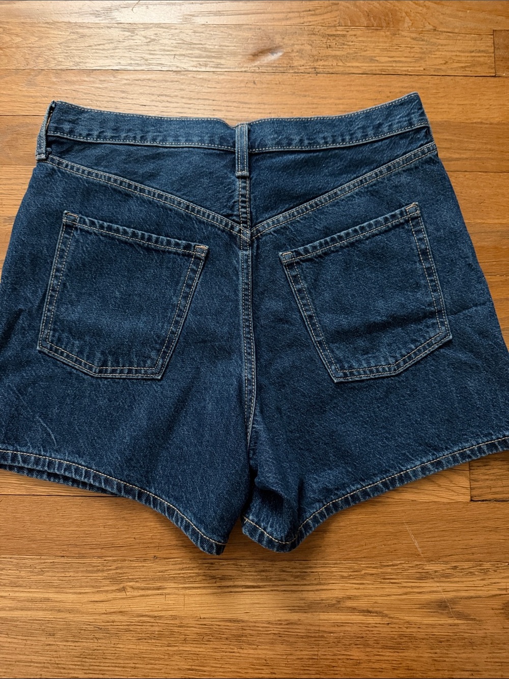 😎 Old Navy WOW high rise baggy jean shorts. Size 6. NWT. - Picture 4 of 11